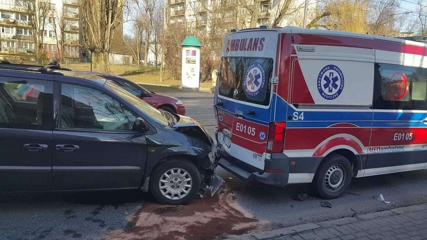 Wypadek karetki na Limanowskiego w Łodzi