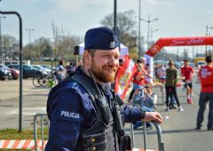 Maraton DOZ 2019 - policjant