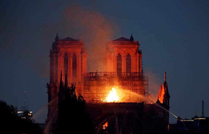 Pozżar katedry Notre Dame