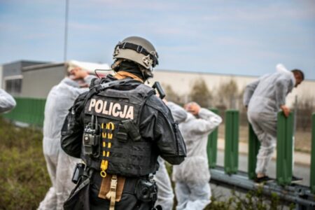 Policja pociag 5
