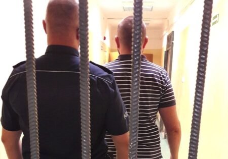 Alarm bombowy leczyca