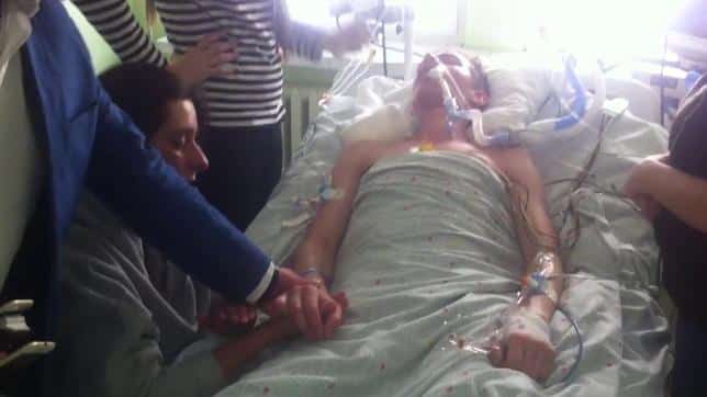Piotr Wieteska w szpitalnym łóżku