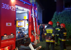 Wóz straży pożarnej na Basenowej w Łodzi