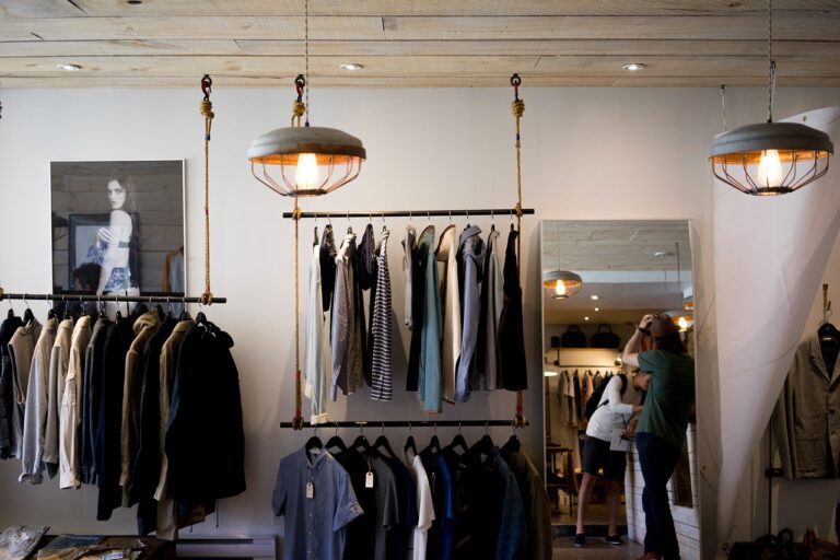 Clothing store 984396 1280