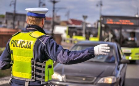 Policja kieruje ruchem