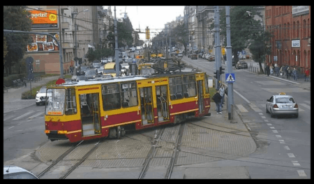 Wykolejony tramwaj