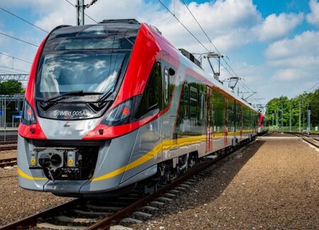 Więcej połączeń ŁKA w nowym rozkładzie jazdy Korekta rozkładu jazdy łka ograniczenia w kursowaniu pociągów łódzkiej koeli aglomeracyjnej