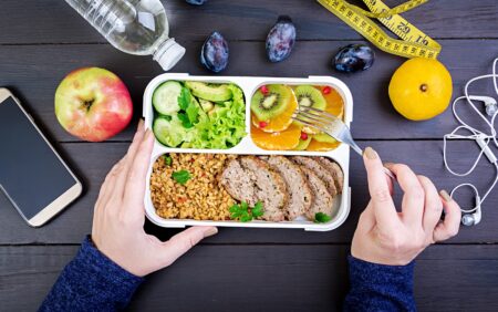 Katering dietetyczny. Czy Warto z Niego Korzystać Catering dietetyczny