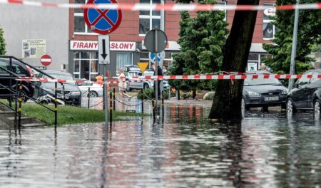 Zalany Zgierz i Brzeziny. 200 tysięcy złotych na usuwanie skutków ulewy Zalany zgierz