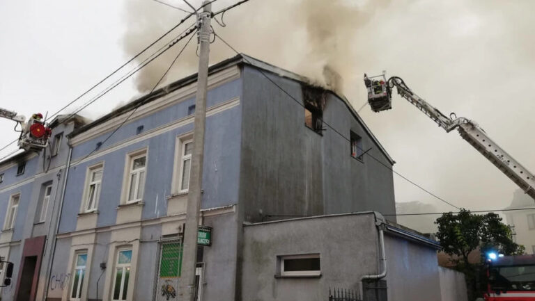 Pożar w łęczycy przy poznańskiej 25