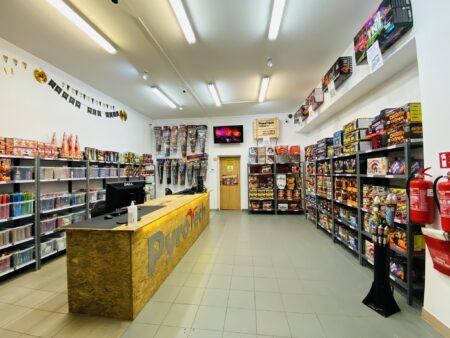 Profesjonalny sprzedawca fajerwerków w Łodzi – sieć PyroTech SHOP Sprzedawca fajerwerków w łodzi