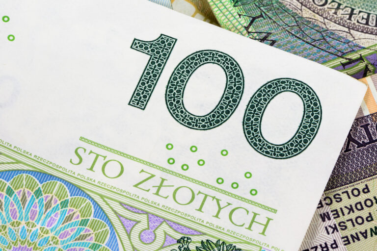 Fikcyjne faktury pieniądze