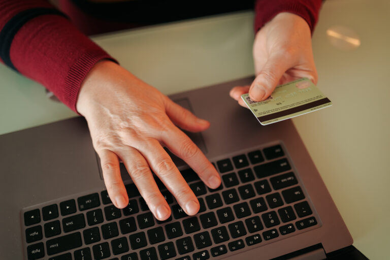 Oszustwo na nfz, oszustwo internetowe; oszustwo przez internet