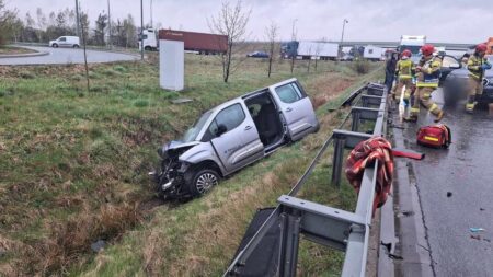 Wypadek na A2 koło Bolimowa. Zablokowana autostrada w stronę Poznania Wypadek na a2