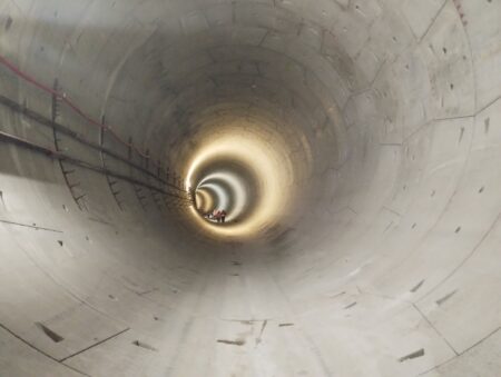 Tunel pod łodzią