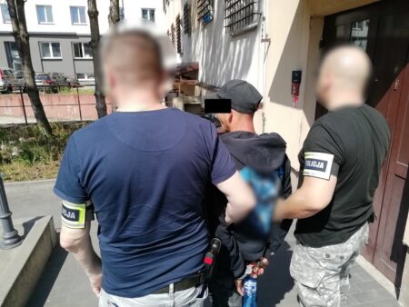 W niedzielę czerwca mężczyzna nie zatrzymał się do kontroli policyjnej w centrum łodzi. Pościg się nie udał, ale... Policjanci zatrzymali go 2 dni później.  