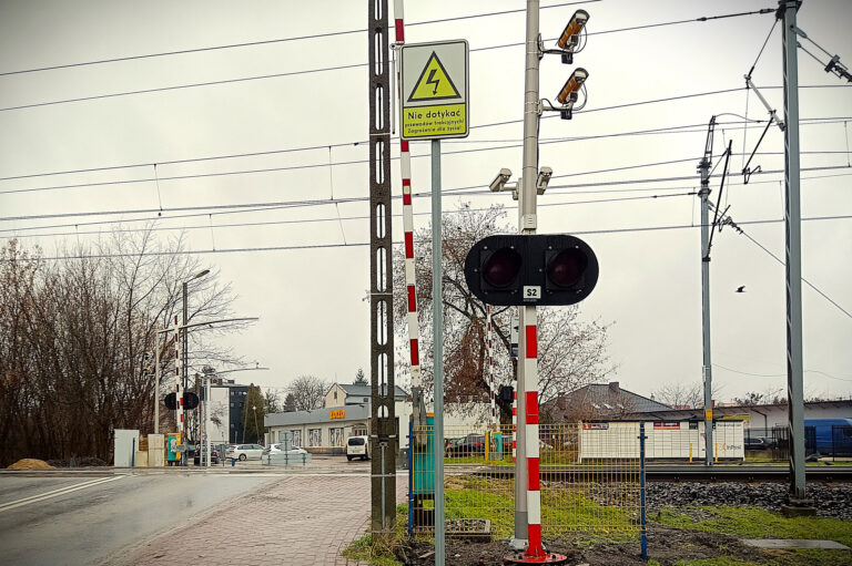 Kamery red light w radomsku na przejeździe kolejowym