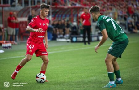 Kontrowersje sędziowskie i brak bramek w meczu Widzewa Łódź ze Śląskiem Wrocław 20240811 widzew slask