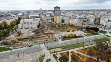 Kolejne opóźnienie na budowie tunelu średnicowego w Łodzi Dziesiątki kamienic na budowie tunelu średnicowego w łodzi