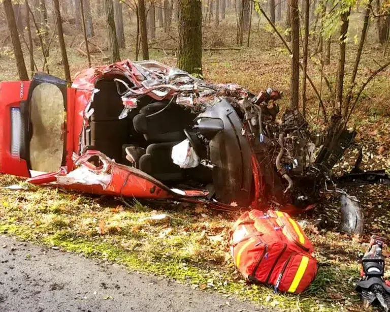 Wypadek w miejscowości szczyty