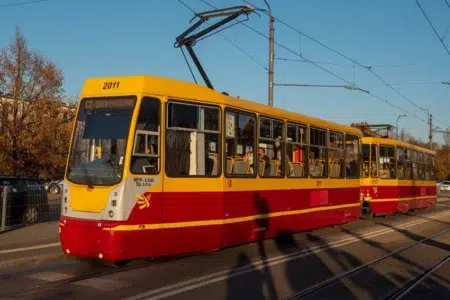 1 września tramwaje i autobusy wracają na swoje trasy