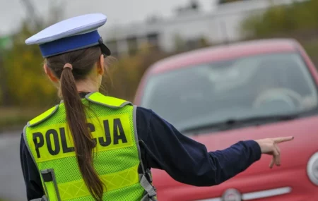 Ponad 200 pijanych kierowców jednego dnia! Akcja policji na drogach Policyjna akcja prędkość na drogach w całym kraju