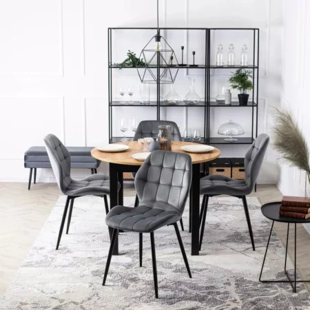 Stół i krzesła do salonu – kluczowy element stylowego wnętrza Zestaw stol okragly rozkladany harry 102 142 cm dab craftczarny i 4 krzesla tapicerowane do jadalni lucky szare welurowe