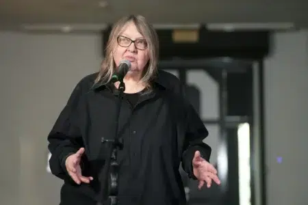 Ewa Zarzycka z nagrodą im. Katarzyny Kobro Ewa zarzycka laureatką nagrody im. Katarzyny kobro