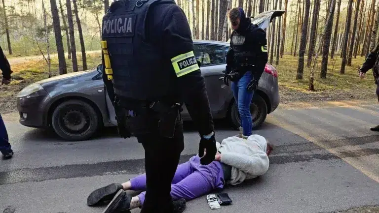 Złodzieje samochodów zatrzymani na gorącym uczynku. Wpadło 6 mężczyzn
