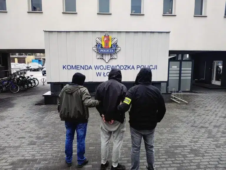 Złodzieje samochodów zatrzymani na gorącym uczynku. Wpadło 6 mężczyzn
