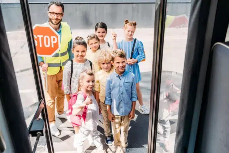 5 milionów na autobusy szkolne 5 milionów dofinansowania dla gmin z łódzkiego na autobusy szkolne