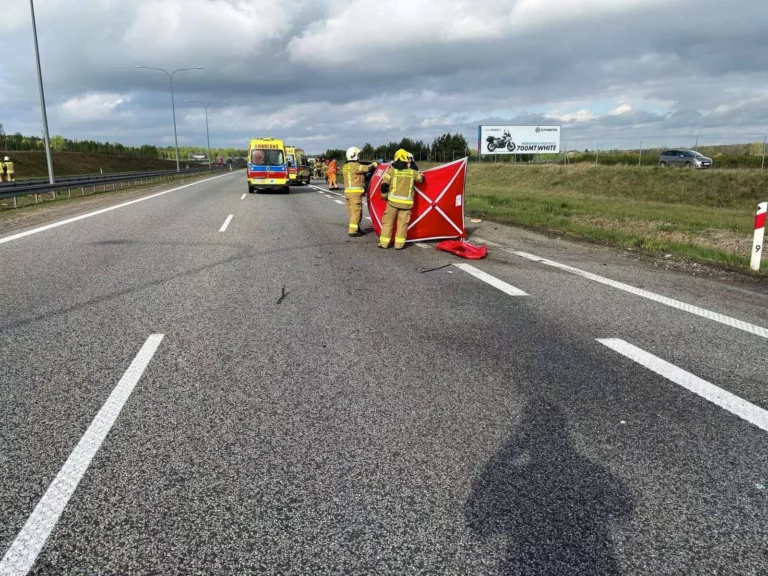 Wypadek na A2. 1 osoba nie żyje, 4 ranne.