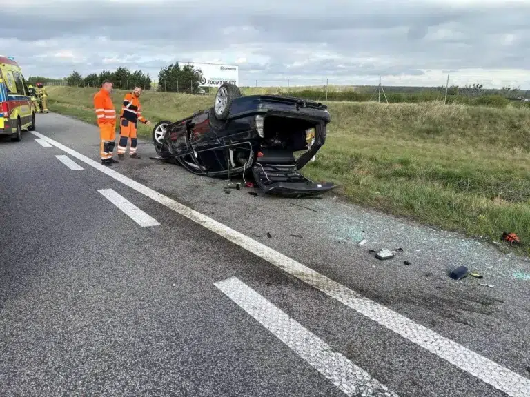 Wypadek na A2. 1 osoba nie żyje, 4 ranne.