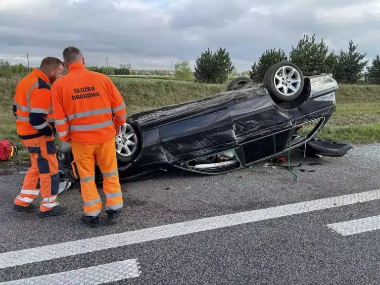 Wypadek na A2. 1 osoba nie żyje, 4 ranne.