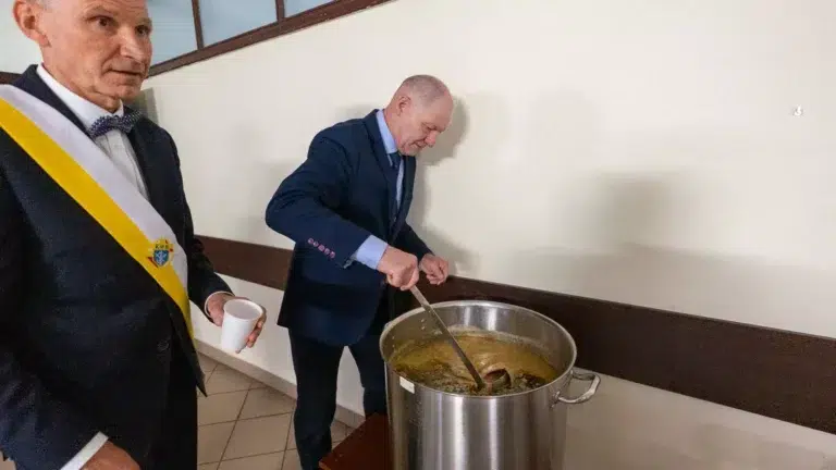 Śniadanie wielkanocne w parafii Piotra i Pawła