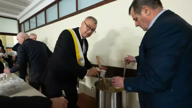 Śniadanie wielkanocne w parafii Piotra i Pawła
