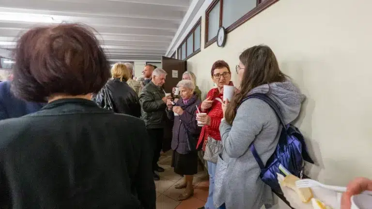 Śniadanie wielkanocne w parafii Piotra i Pawła