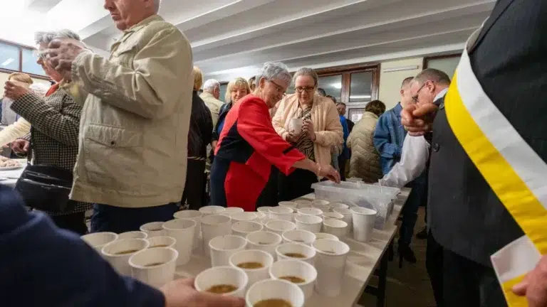 Śniadanie wielkanocne w parafii Piotra i Pawła