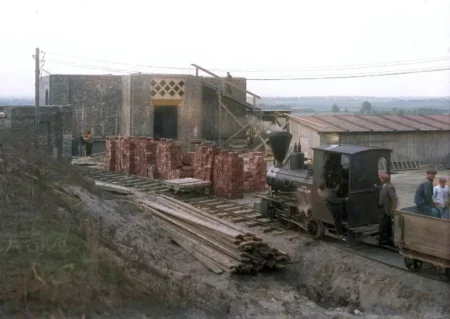 Lokomotywa przy pracach na stokach. Okolo 1937 roku. Archiwum zwik