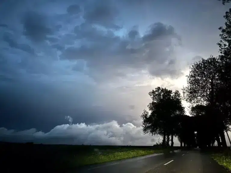 Nawałnica w Łódzkiem. Grad dziurawił dachy Nawałnica w łódzkiem