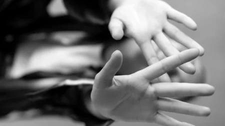 6-letniego Maksymiliana w Zduńskiej Woli zabił konkubent matki? Obojgu grozi dożywocie Tragedia w zduńskiej woli