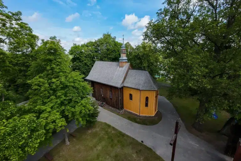 Drewniany kościół w Kociszewie
