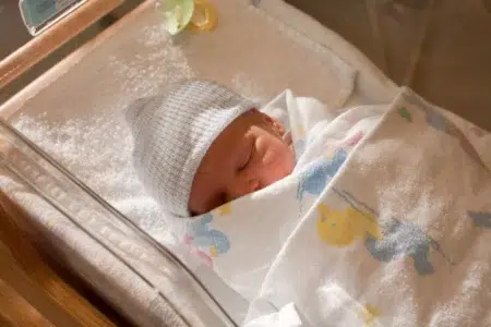Mała marianna wygrała z guzem w sercu