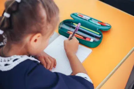 Pieniądze z programu dobry start można wykorzystać na zakup wyprawki szkolnej