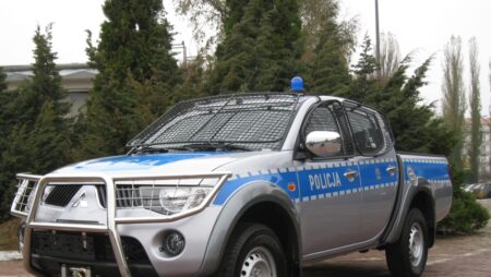 3 miliony na samochody terenowe policji W łódzkiem wojewoda przeznacczyła 3 miliony na samochody terenowe dla policji