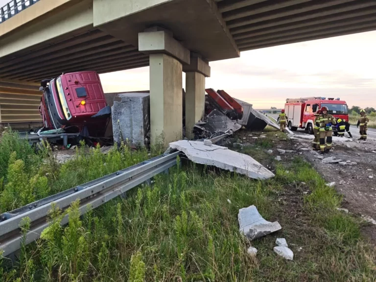 Wypadek tira na A2