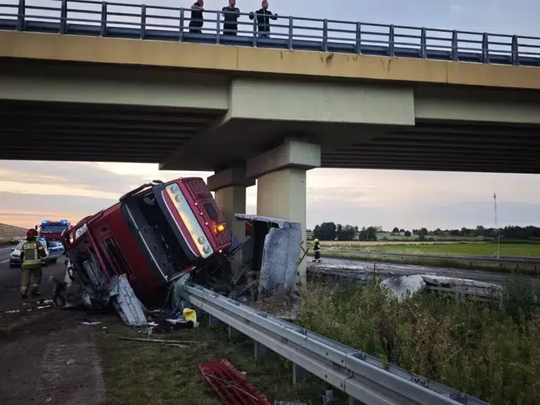 Wypadek tira na A2