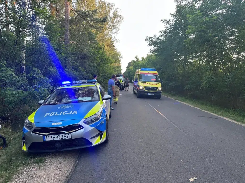 Wjechał w pielgrzymkę w Grobli. Kierowca odpowie przed sądem za sprowadzenie katastrofy w ruchu lądowym 1 Samochód wjechał w pielgrzymkę