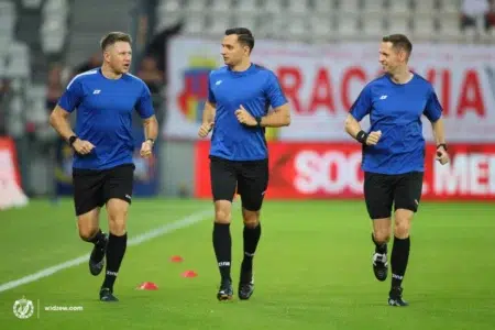 Widzew z cracovią przegrał po kontrowersyjnych decyzjach sędziów