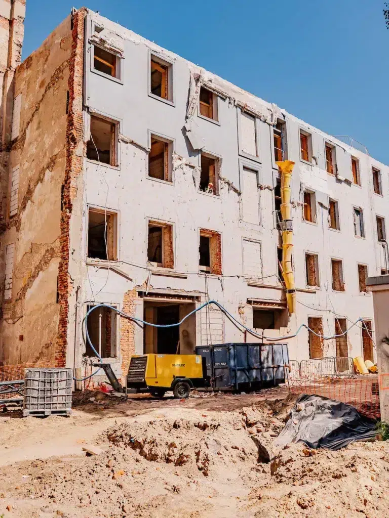 20250819 budowa przy piotrkowskiej 58 01